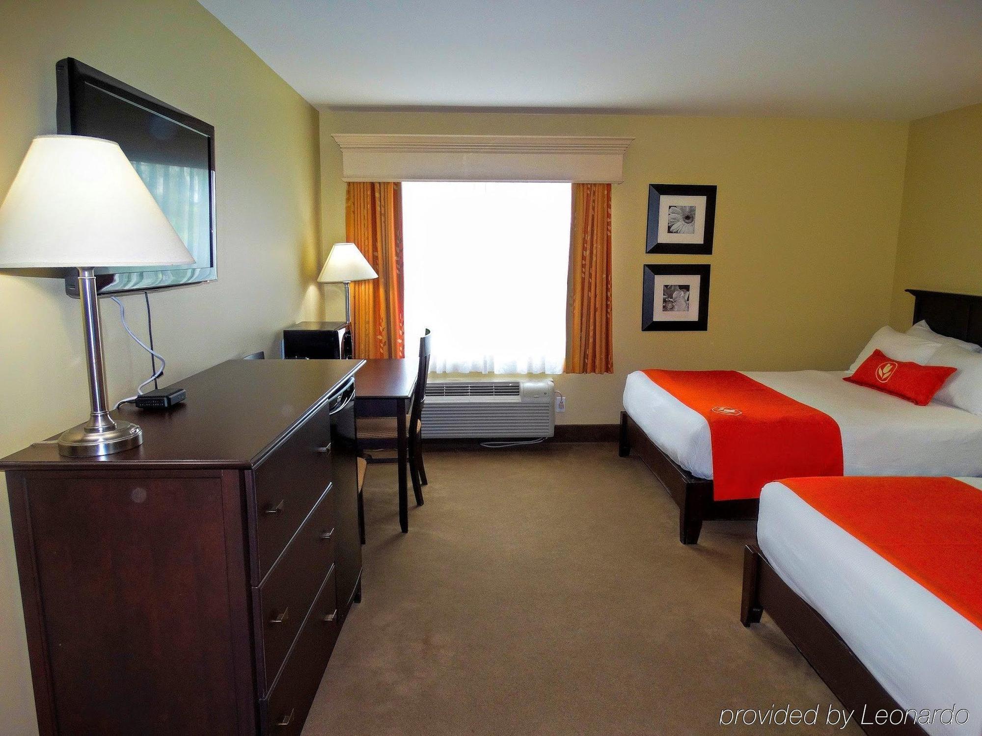 Amsterdam Inn & Suites Sussex Eksteriør billede