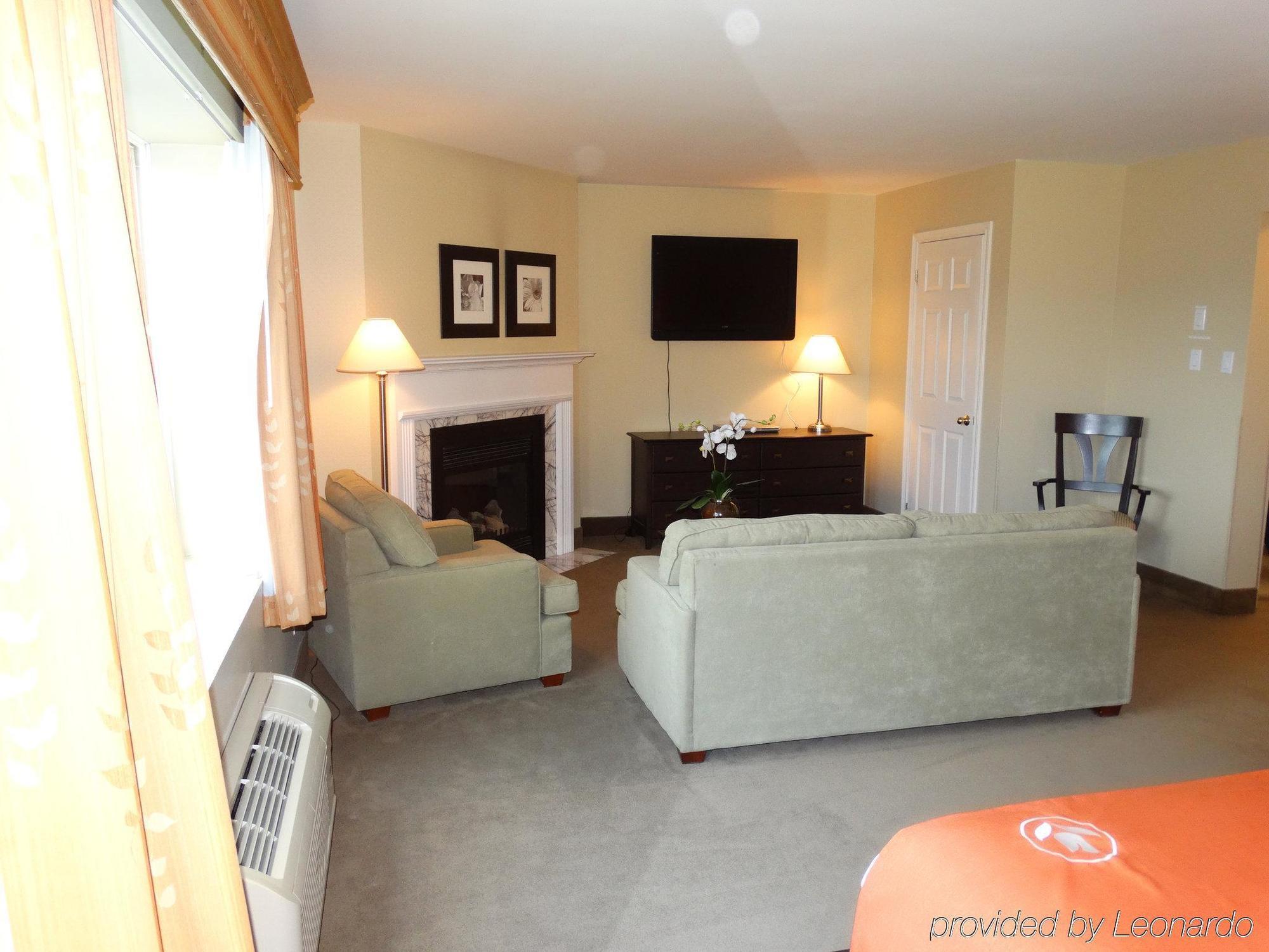 Amsterdam Inn & Suites Sussex Eksteriør billede