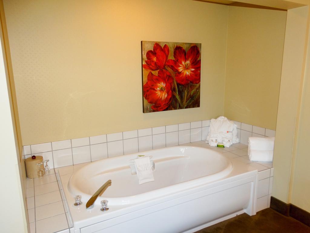 Amsterdam Inn & Suites Sussex Eksteriør billede