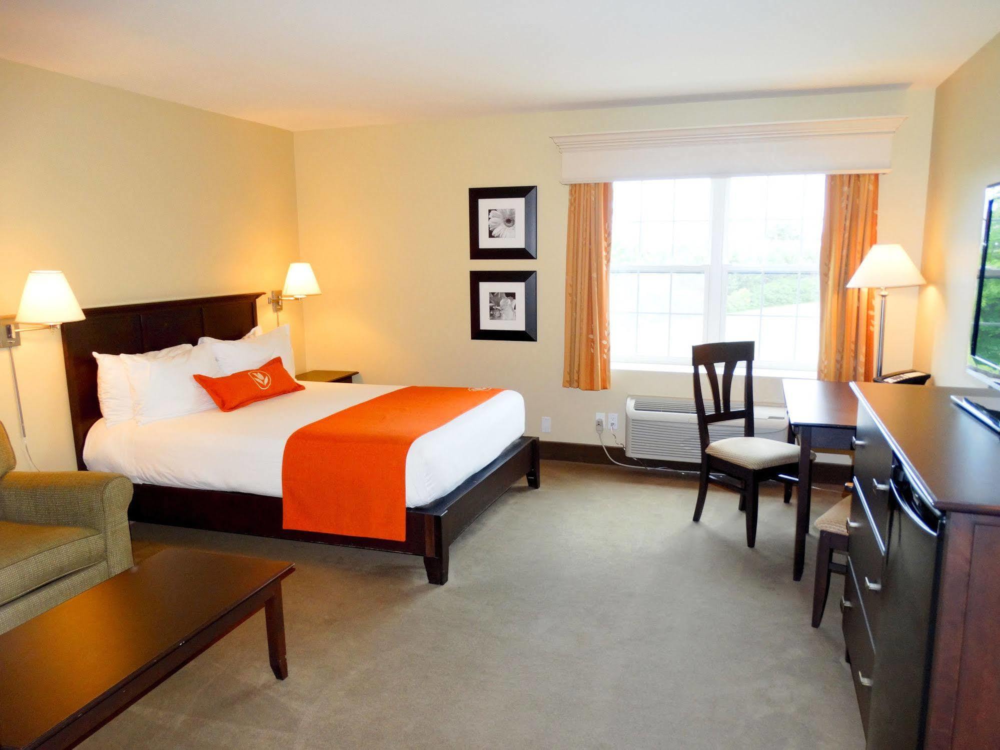Amsterdam Inn & Suites Sussex Eksteriør billede