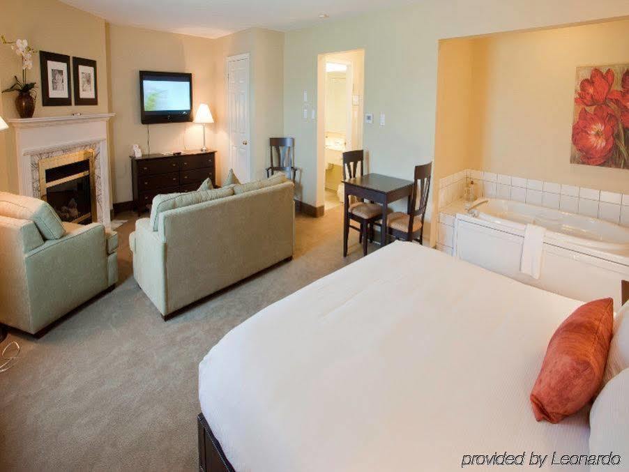 Amsterdam Inn & Suites Sussex Eksteriør billede